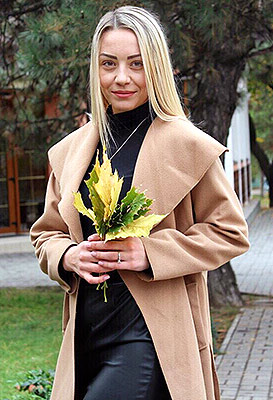 Oldfashioned lady Ol'ga from Zaporozhye (Ukraine), 35 yo, hair color blonde