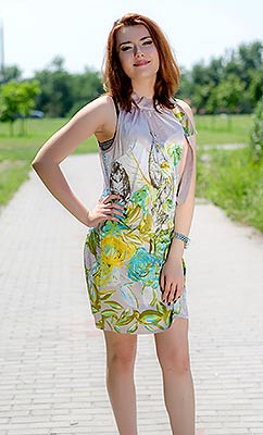 Young lady Yuliya from Zaporozhye (Ukraine), 28 yo, hair color brunette