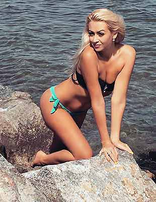 Decent bride Zlata in bikini from Odessa (Ukraine), 33 yo, hair color blonde