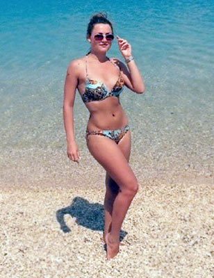 Curious woman Dar'ya in bikini from Belaya Tserkov (Ukraine), 32 yo, hair color chestnut