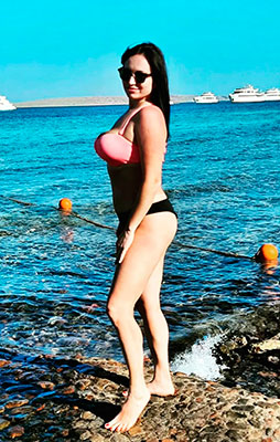 Humorous woman Natal'ya in bikini from Bournemouth (United Kingdom), 34 yo, hair color brunette