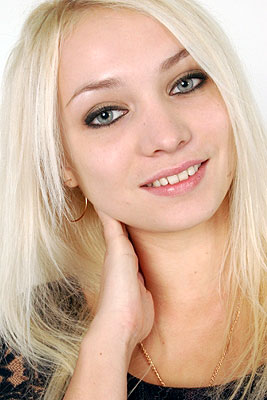Optimistic lady Yana from Alushta (Russia), 35 yo, hair color blonde
