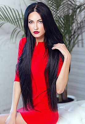 Purposeful bride Viktoriya from Poltava (Ukraine), 29 yo, hair color black