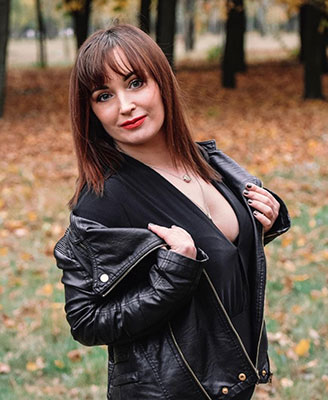 Attentive woman Irina from Dnipro (Ukraine), 40 yo, hair color red