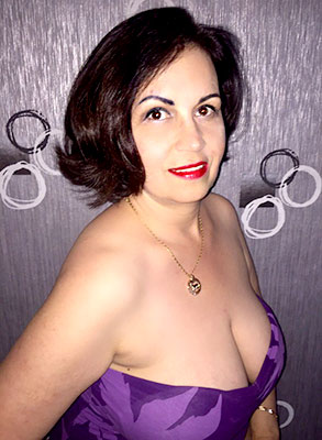 Ambitious woman Elena from Zaporozhye (Ukraine), 52 yo, hair color chestnut