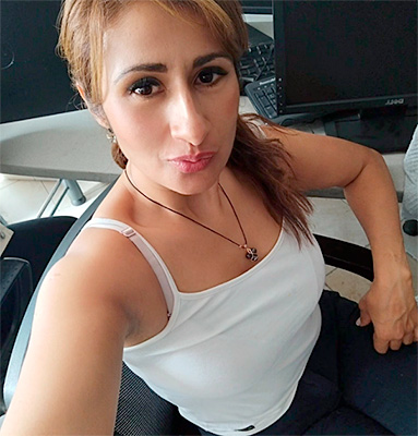 Artistic wife Juana Maria from Bogota (Colombia), 40 yo, hair color brown