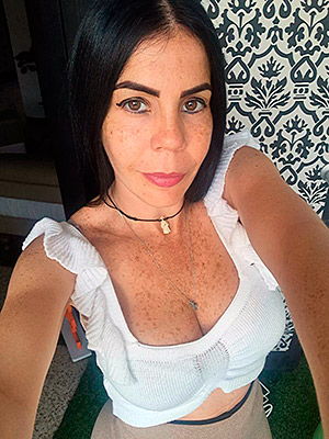 Tidy lady Angeles from Maracay (Venezuela), 37 yo, hair color black