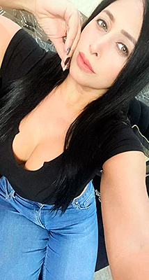 Libra woman Marin from Caracas (Venezuela), 38 yo, hair color black