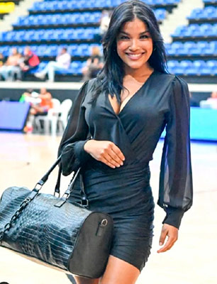 Obstinate girl Denissa from Caracas (Venezuela), 23 yo, hair color black