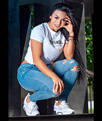 Passionate bride Paola Andrea from Medellin (Colombia), 40 yo, hair color black