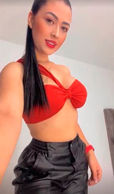 Romantic wife Carolina from Medellin (Colombia), 27 yo, hair color black