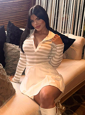Independent wife Maria Paulina from Medellin (Colombia), 21 yo, hair color black