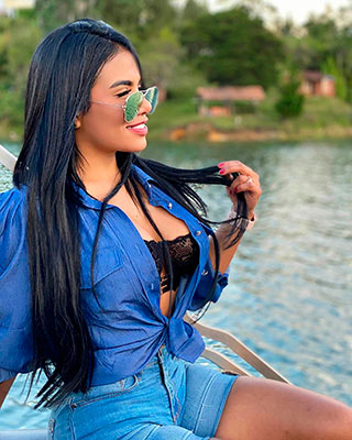 Young woman Marcela from Medellin (Colombia), 33 yo, hair color black