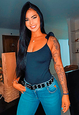 Hottempered woman Paola from Medellin (Colombia), 37 yo, hair color black
