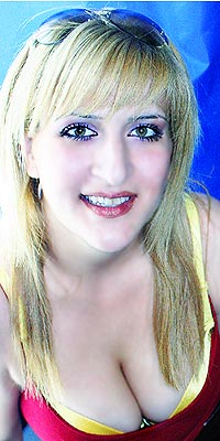 Active woman Anna from Erevan (Armenia), 39 yo, hair color blonde