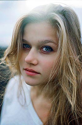 Confident girl Alena from Chernigov (Ukraine), 30 yo, hair color brown