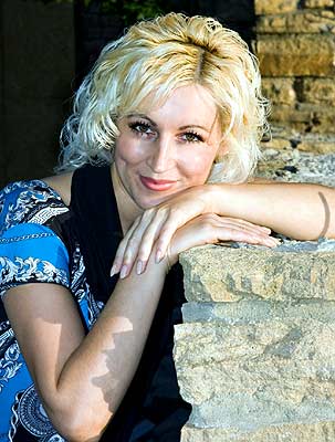 Family oriented bride Snejana from Chernovtsy (Ukraine), 46 yo, hair color light brown