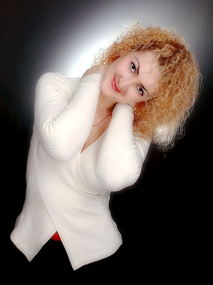Energetic lady Elena from Chernovtsy (Ukraine), 47 yo, hair color brown