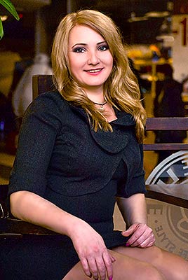 Sociable woman Yuliya from Dnepropetrovsk (Ukraine), 48 yo, hair color blonde