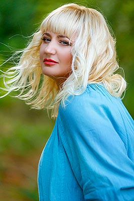 Sociable lady Natal'ya from Dnepropetrovsk (Ukraine), 49 yo, hair color blonde