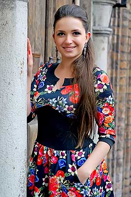 Kind bride Tat'yana from Dnepropetrovsk (Ukraine), 29 yo, hair color dark brown