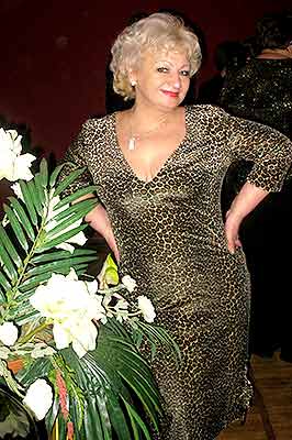 Kind lady Viktoriya from Dnepropetrovsk (Ukraine), 60 yo, hair color red-haired