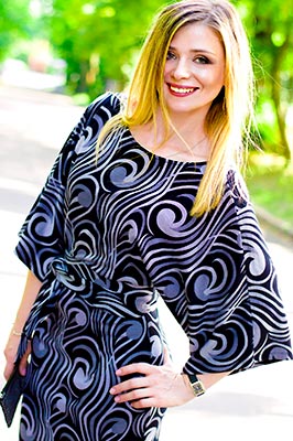 Selfassured woman Svetlana from Kiev (Ukraine), 41 yo, hair color blonde