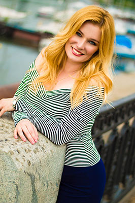 Good woman Anna from Dnipro (Ukraine), 42 yo, hair color blonde