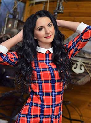 Happiness wife Yuliya from Brovary (Ukraine), 43 yo, hair color black
