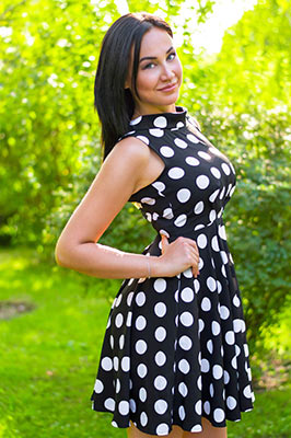 Active wife Natal'ya from Dnipro (Ukraine), 34 yo, hair color black