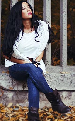Romantic lady Alina from Donetsk (Ukraine), 34 yo, hair color black