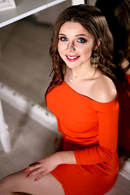 Romantic girl Margarita from Kiev (Ukraine), 28 yo, hair color chestnut