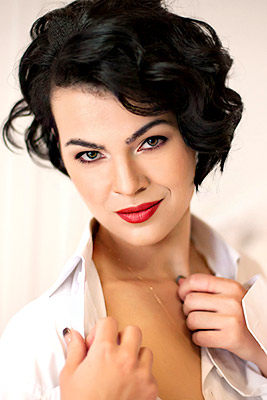 Family oriented lady Ekaterina from Berdyansk (Ukraine), 31 yo, hair color brown-haired