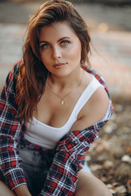 Sincere bride Darina from Mirgorod (Ukraine), 27 yo, hair color brown-haired
