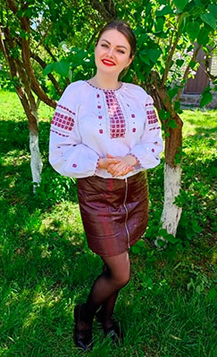 Kind lady Natal'ya from Mirgorod (Ukraine), 25 yo, hair color brown-haired