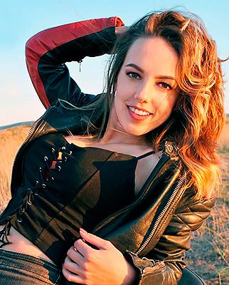 Joyful lady Anna from Feodosia (Ukraine), 32 yo, hair color brown-haired