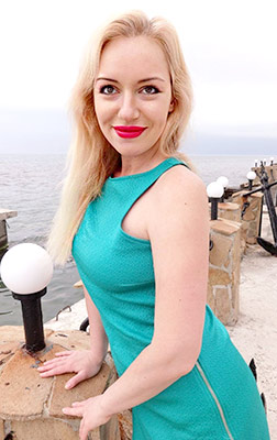 Open bride Yuliya from Feodosia (Ukraine), 45 yo, hair color blonde