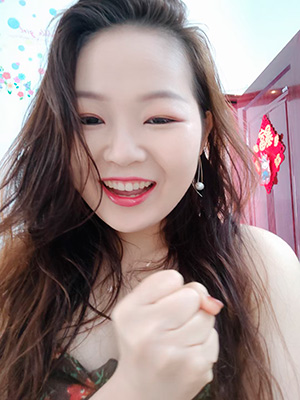 Confident bride Cailing from Guangzhou (China), 27 yo, hair color black