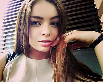 Emotional girl Anna from Simferopol (Russia), 27 yo, hair color dark brown