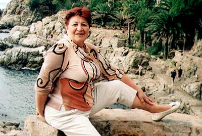 Communicative woman Anna from Mariupol (Ukraine), 74 yo, hair color chestnut