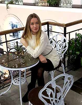 Interested bride Dar'ya from Kharkov (Ukraine), 32 yo, hair color peroxide blonde
