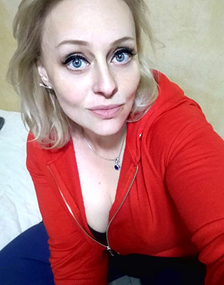 Kind lady Tat'yana from Batumi (Georgia), 40 yo, hair color peroxide blonde