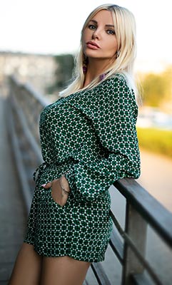 Cheerful woman Tat'yana from Kharkov (Ukraine), 58 yo, hair color blond
