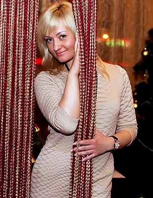 Cultured lady Marina from Kharkov (Ukraine), 40 yo, hair color blonde