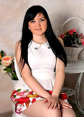 Romantic bride Evgeniya from Kharkov (Ukraine), 29 yo, hair color black