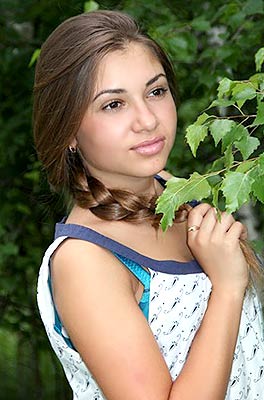 Active lady Ol'ga from Dergachi (Ukraine), 29 yo, hair color chestnut