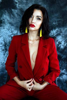 Temperamental lady Viktoriya from Kharkov (Ukraine), 30 yo, hair color black