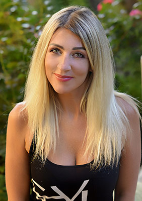 Enthusiastic bride Dinara from Kharkov (Ukraine), 40 yo, hair color blonde