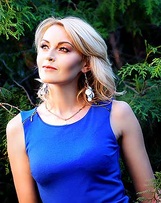 Teacher lady Natal'ya from Kharkov (Ukraine), 42 yo, hair color peroxide blonde