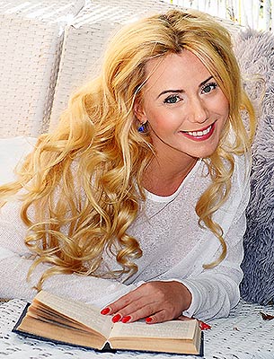 Talkative bride Anna from Kharkov (Ukraine), 39 yo, hair color blonde